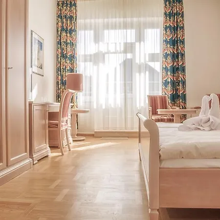 فندق Augustenhof 3*