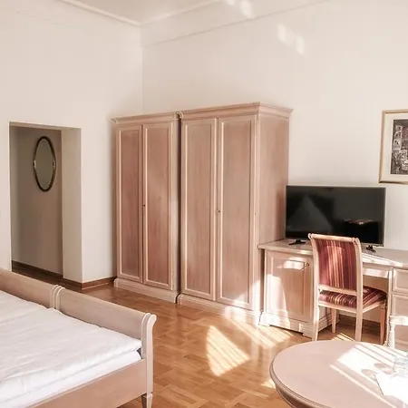 Augustenhof 3*